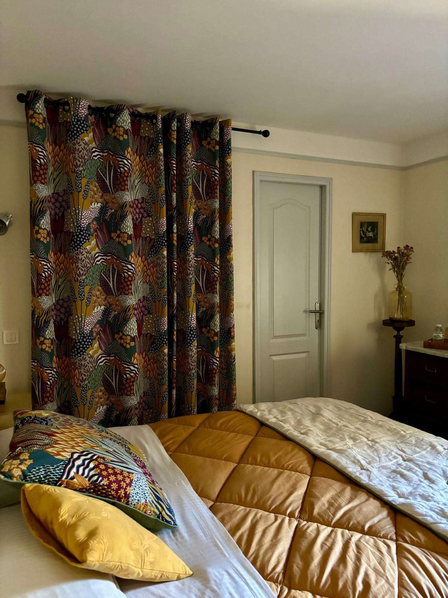Domaine Du Commandeur Bed & Breakfast Mondragon ภายนอก รูปภาพ